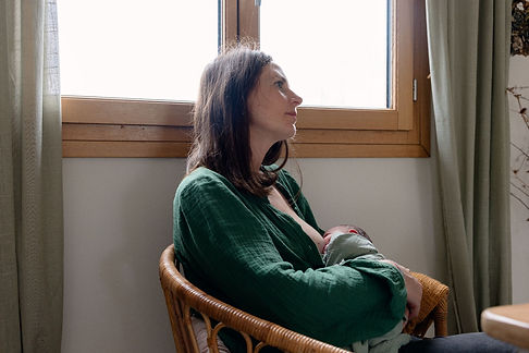 compressed-Lucile-Duvert-Photographe-photoreportage-bain-sensoriel-bébé-à-domicile-puy-de-