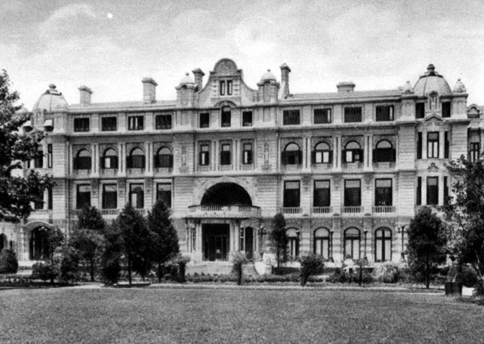 Majestic Hotel back Facade. Dissertation Photo Sheet 14.26a page 395