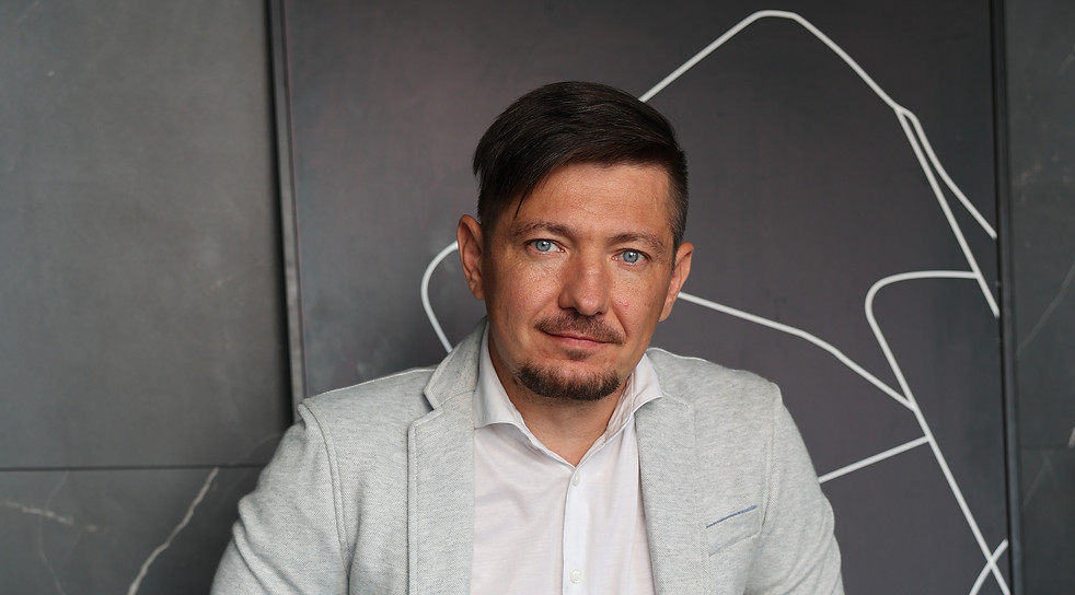 Oleg Kurmys | IQSHADES