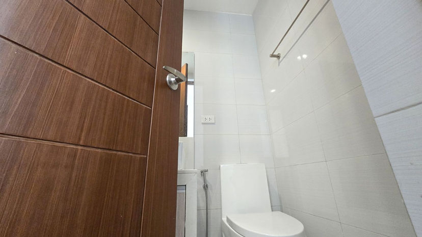 Four Bedroom Townhouse with Modern Design in Parañaque