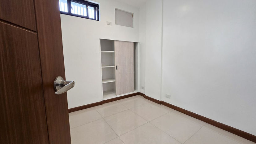 Four Bedroom Townhouse with Modern Design in Parañaque