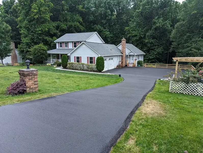 Sealcoating Dunkirk MD.webp