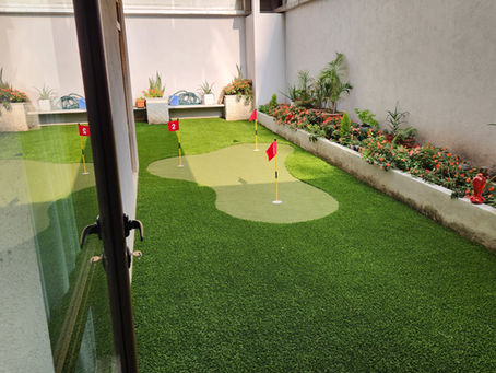 Tu propio green en casa: la tendencia que está redefiniendo el golf residencial