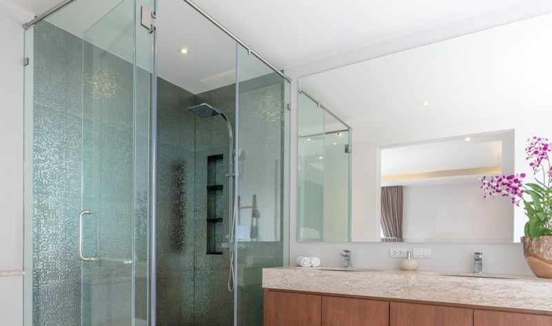SHOWER DOORS & ENCLOSURES