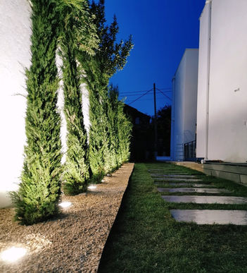 Création d'un jardin avec éclairage, pas japonais, massif