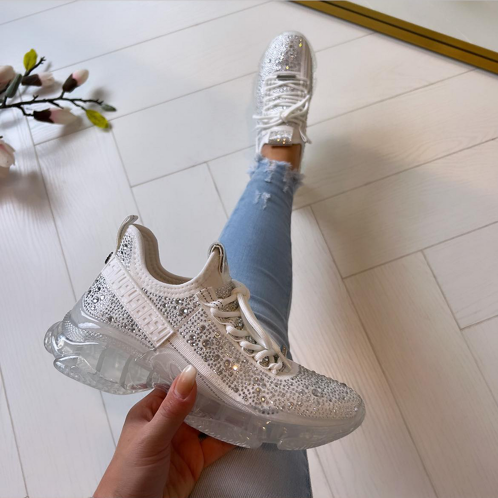 STEVE MADDEN MAXIMA SNEAKERS 