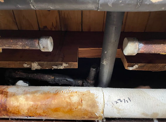 Photo of the caped pipes.