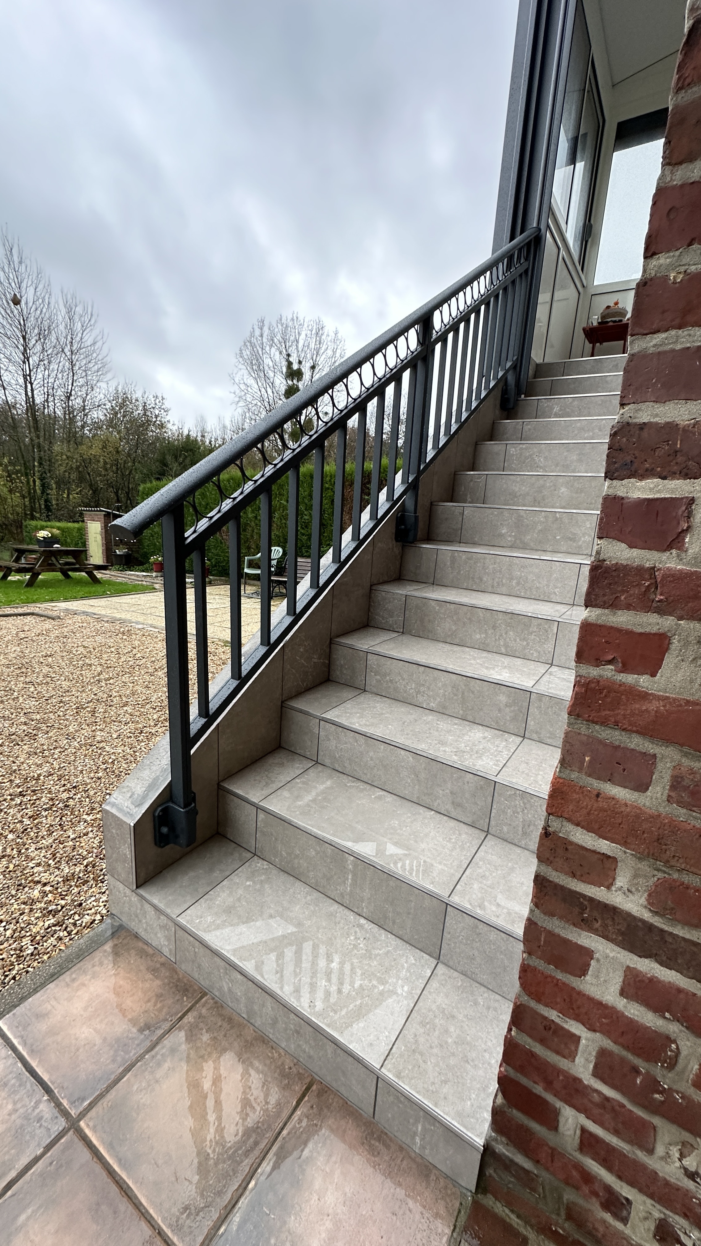 main courante d'escalier en alumminium posé à rouen par fermetures lepicard