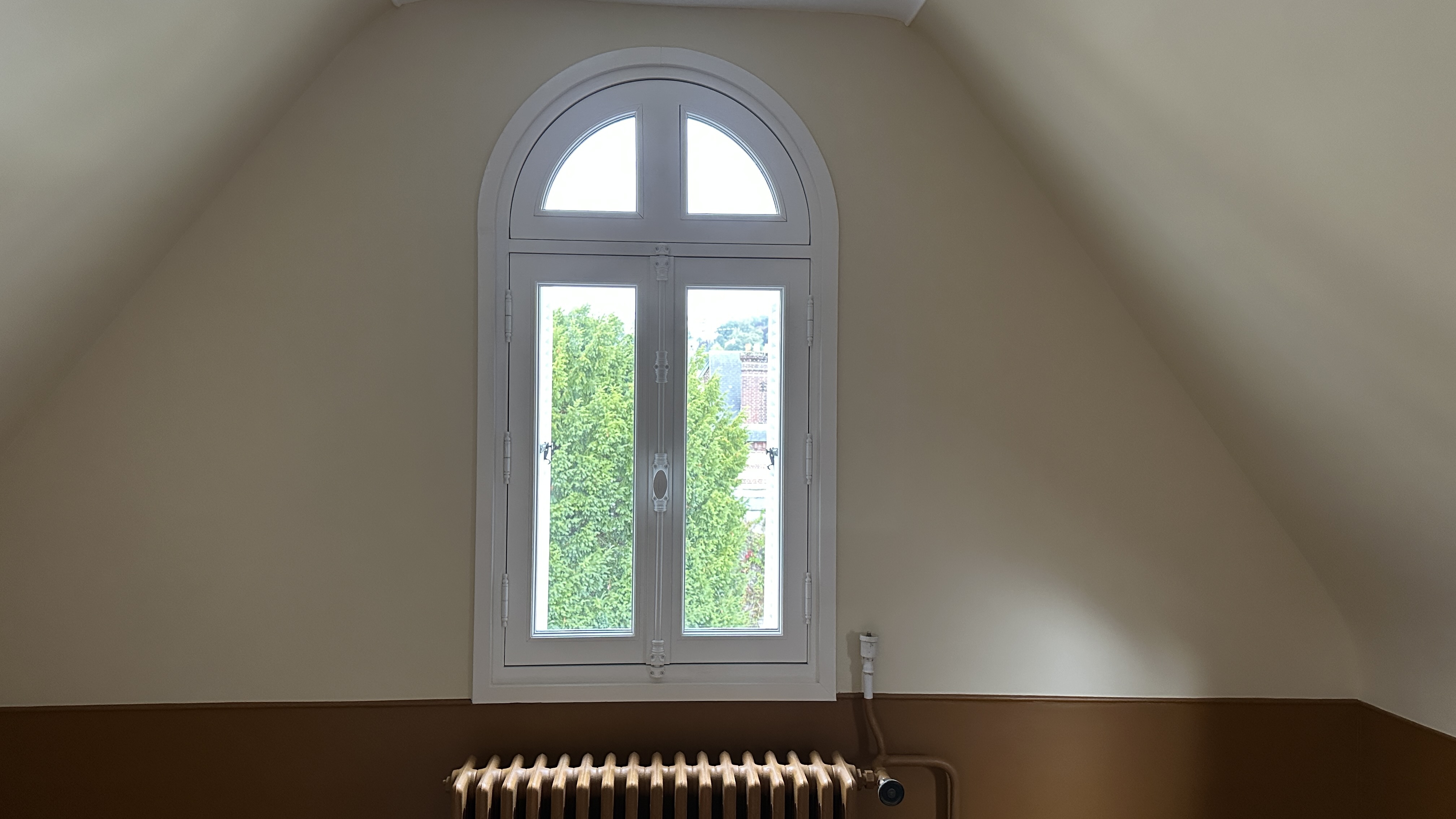 Pose menuiseries en bois blanches sur mesure par fermetures lepicard à rouen