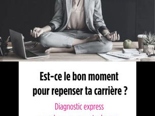 une femme assise sur un bureau en mode zen