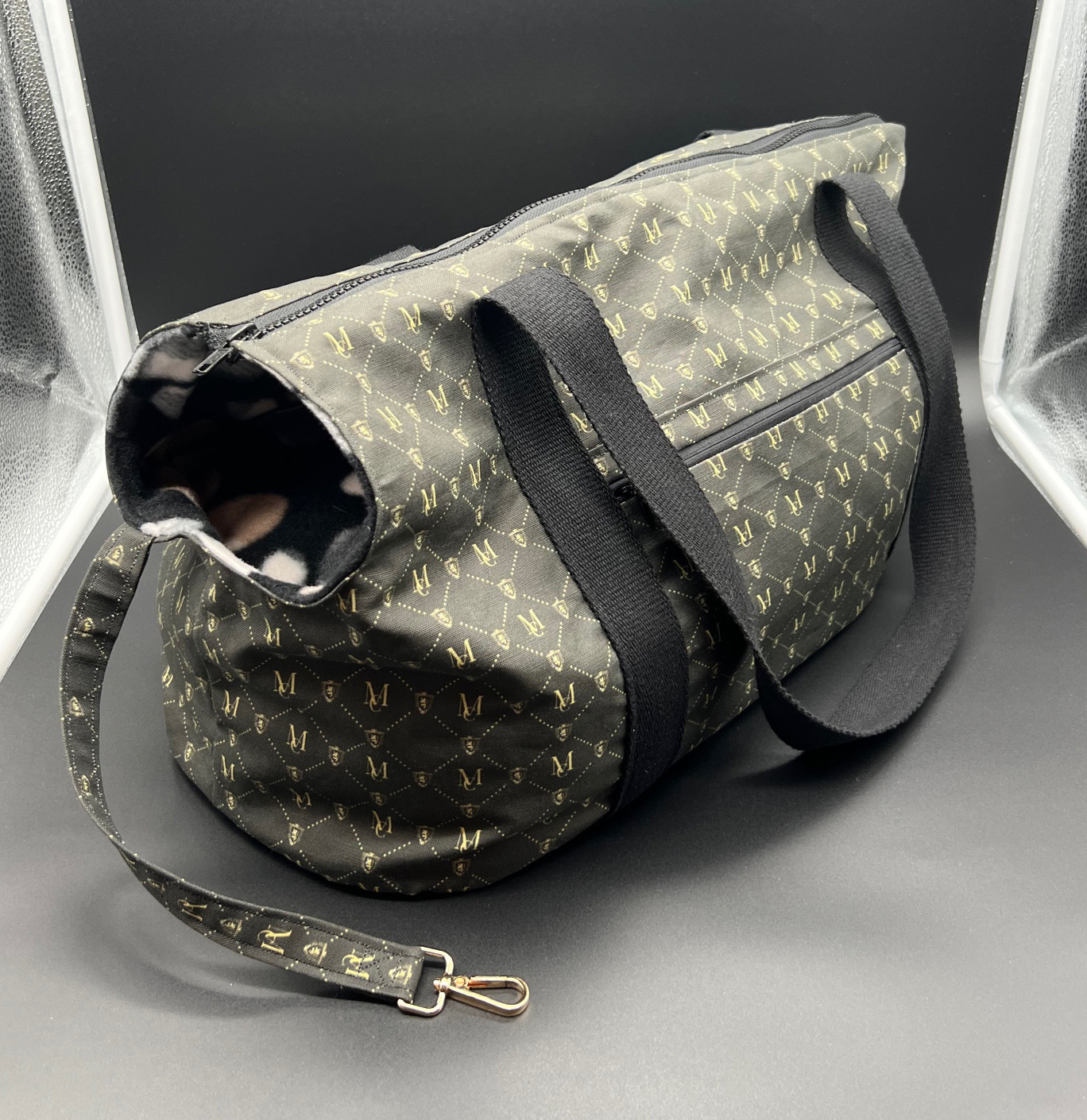 Collette Moles Signature Pet Carrier/Travel Bed