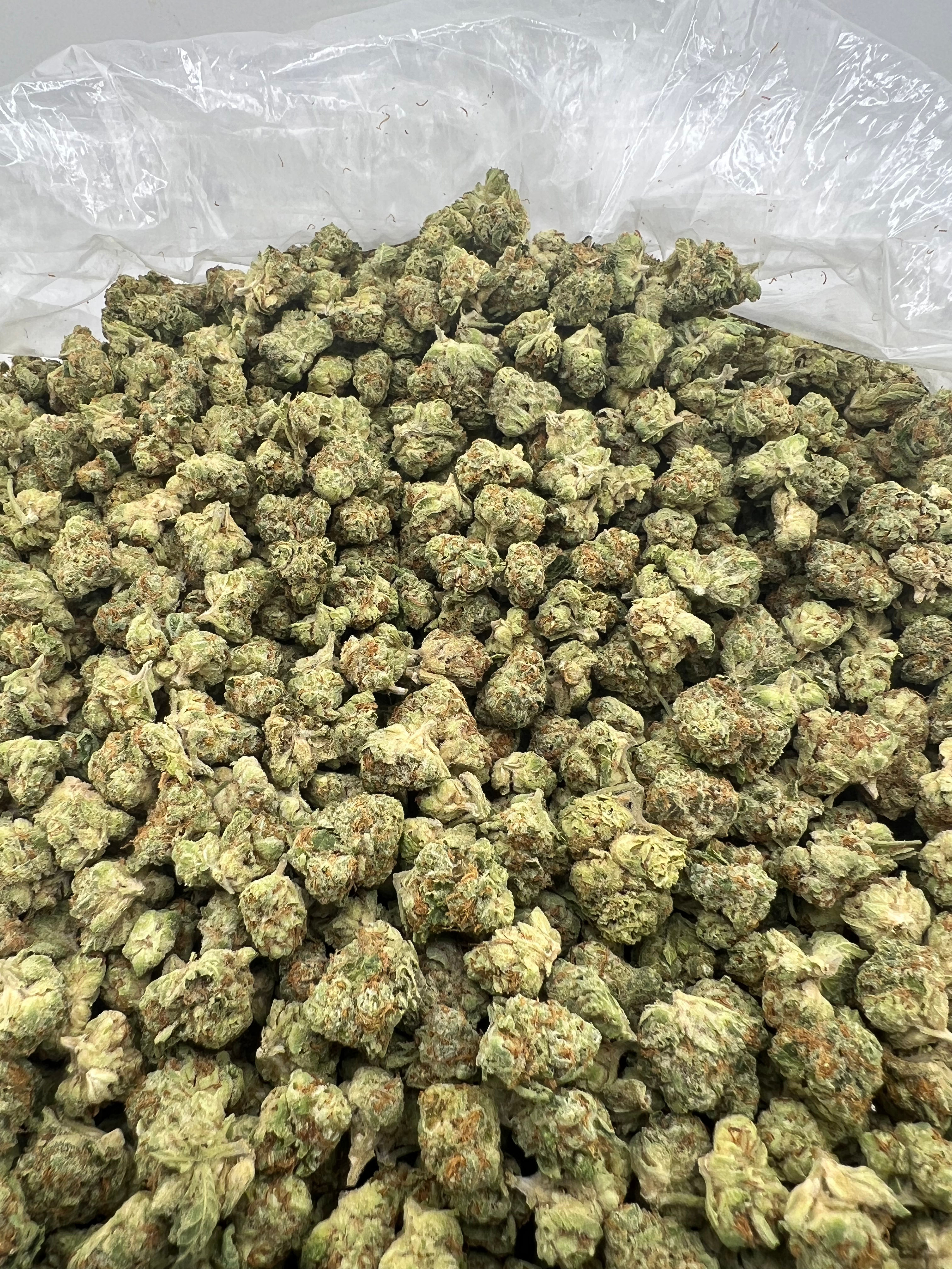 WEDDING CAKE SMALLS (INTOWN: $400 / SHIPPED: $500)