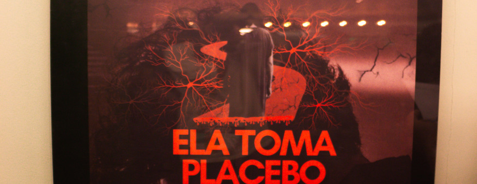Première Ela Toma Placebo
