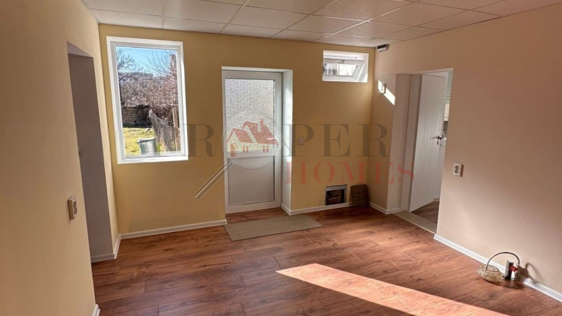 Реновирана Едноетажна Къща с Двор за Продажба в гр. Павликени