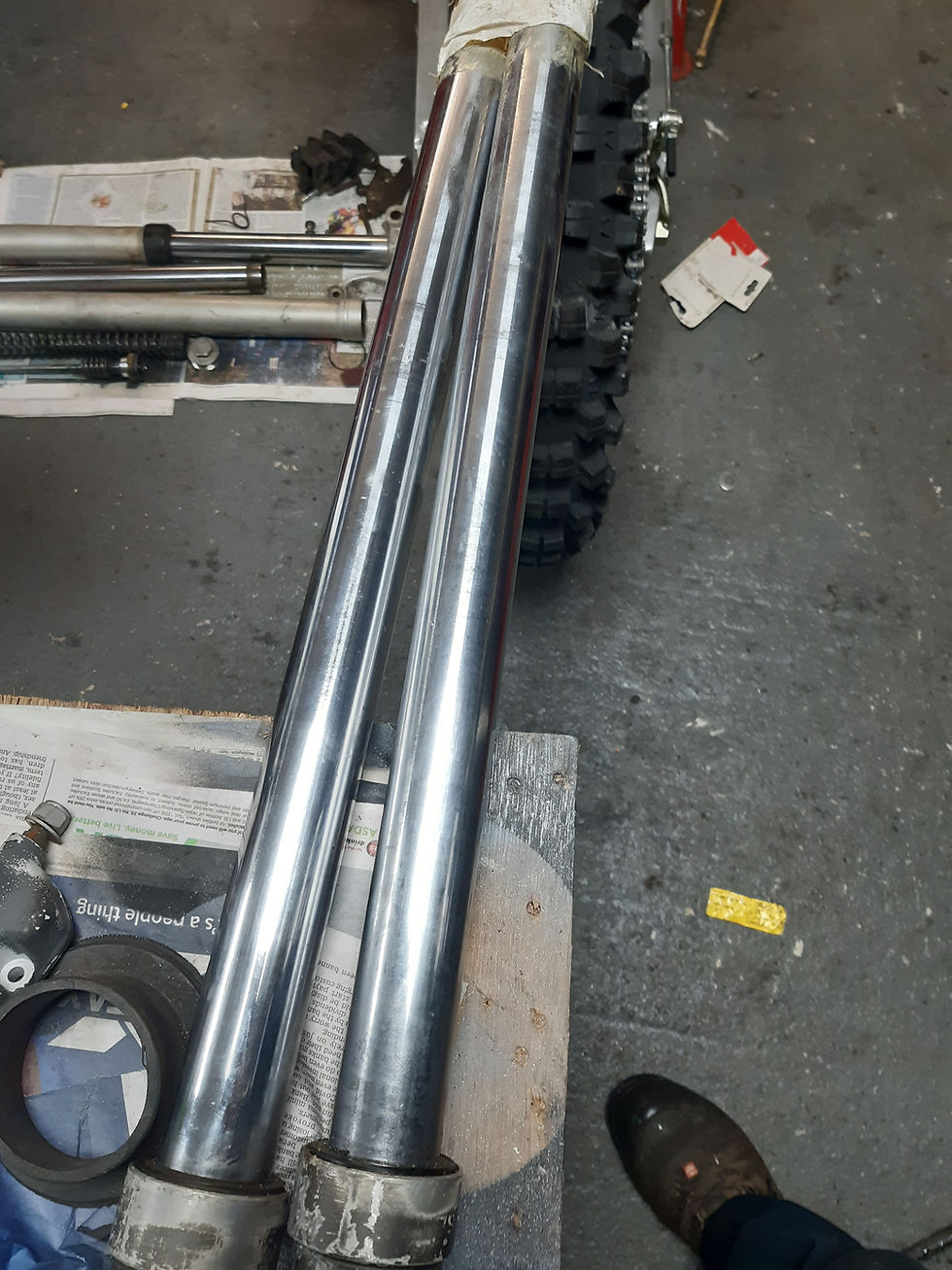 Thumbnail: 1983 to 85 40mm mc forks