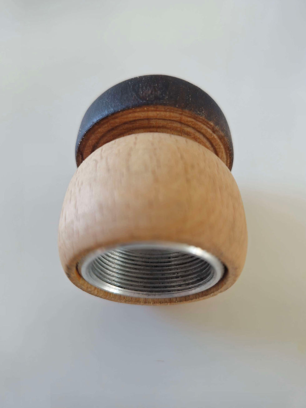 Bouchon artisanal en bois (Hêtre) en option pour les Bâtons de randonnée tout-en-un canne à pêche - survie modèle ANETO de Guilloteau Randonnée Fishing, GRF à Toulouse.