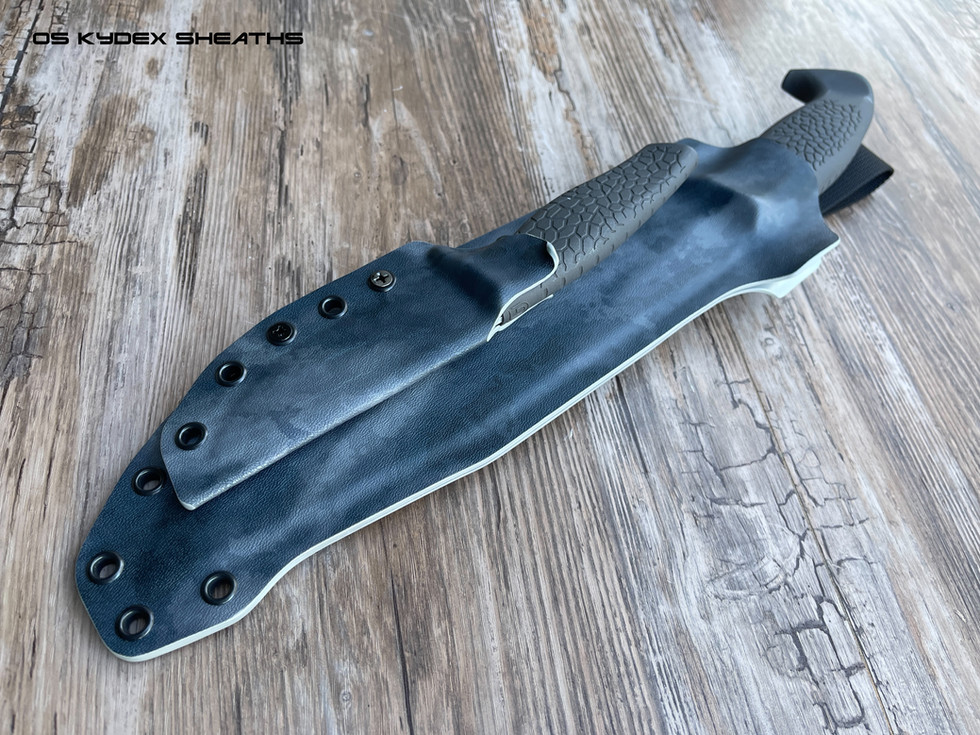 UG Tools TiTan Bushmaster Tiny Floe A-TACS LE7 Kopie.JPG