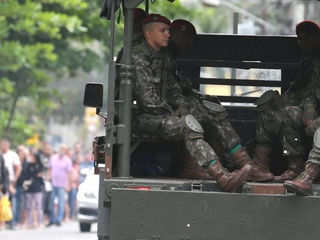 As Forças Armadas e PMs ficarão de fora da reforma previdenciária continuando a dar sustentação a po
