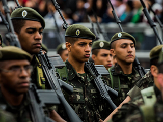 Vocês acham que já viram tudo ?APOSENTADORIA DE MILITARES SÓ DEVE MUDAR APÓS REFORMA DA PREVIDÊNCIA.
