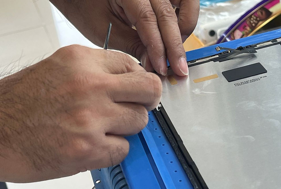 รับลอกกระจก iPad Pro 11 นิ้ว Gen 2 ปี 2020 จอแตก จอร้าว ทัชสกรีนได้ปกติ