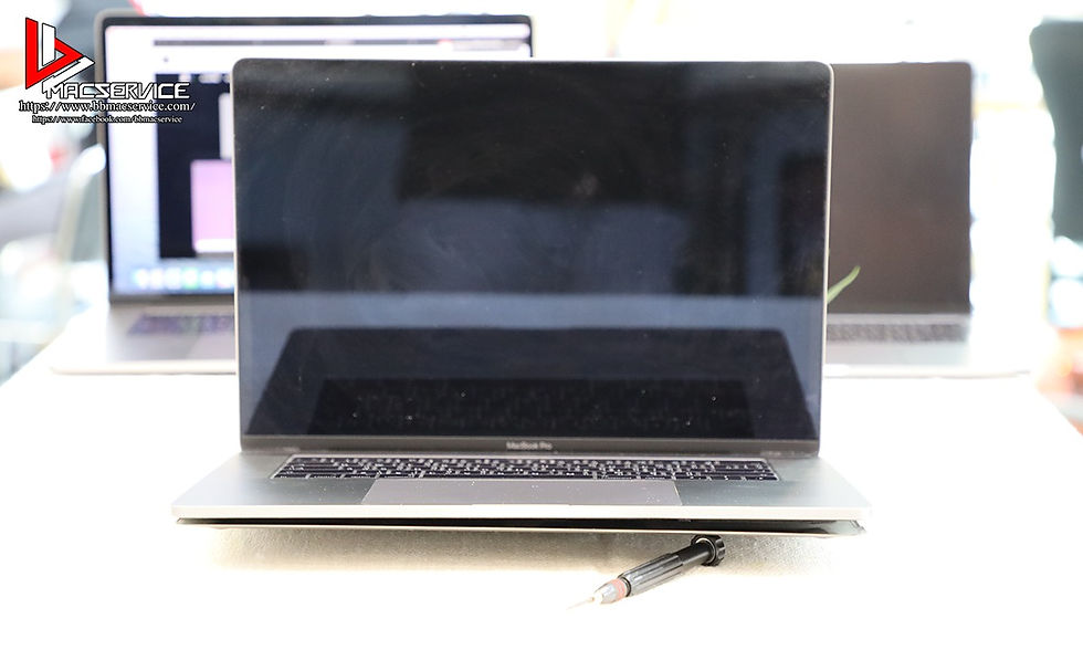 MacBook Pro 15นิ้ว ปี 2017 แบตเตอรี่บวม