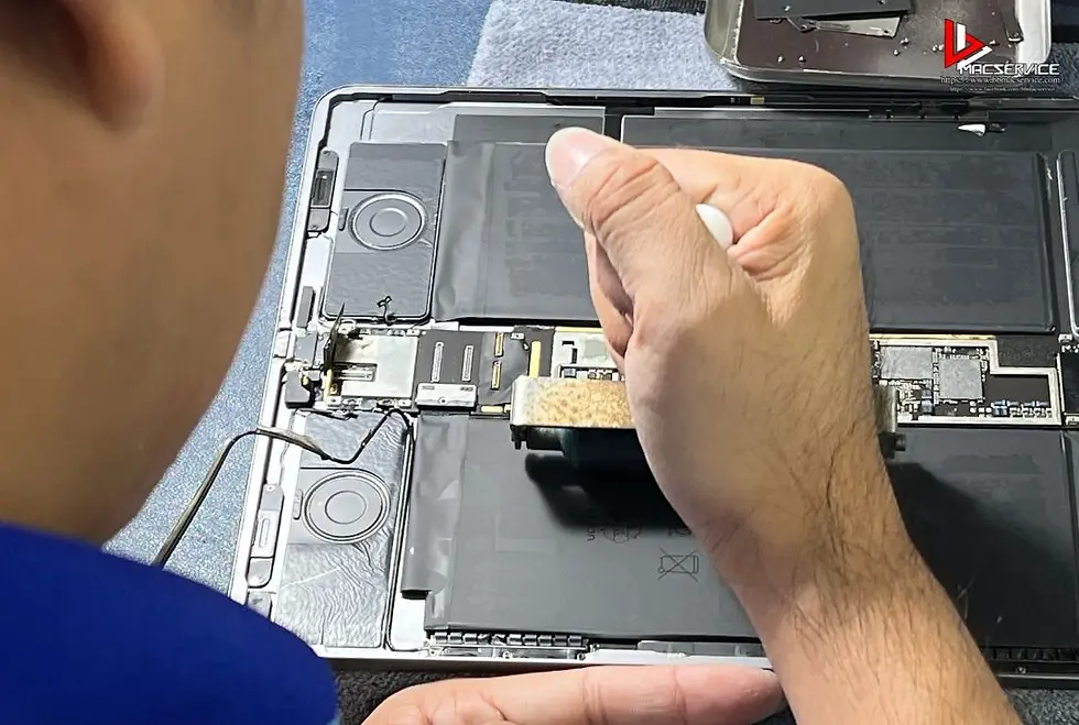 iPad Pro 12.9 นิ้ว Gen 3 ปี 2018 A1876 เปลี่ยนแบตเตอรี่