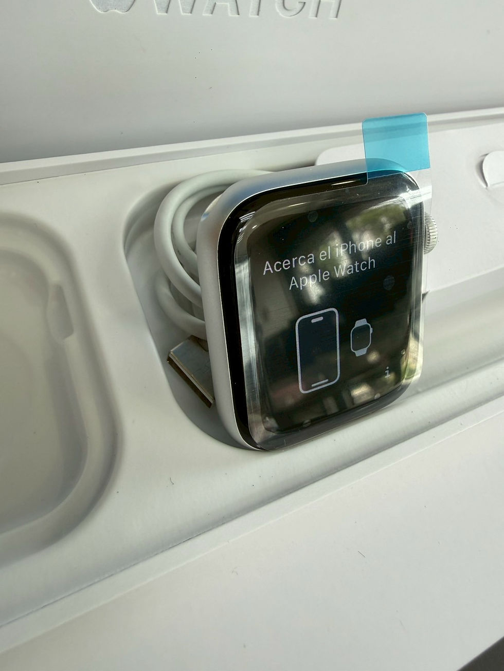 ภาพขนาดย่อ: Apple Watch Series 6 White