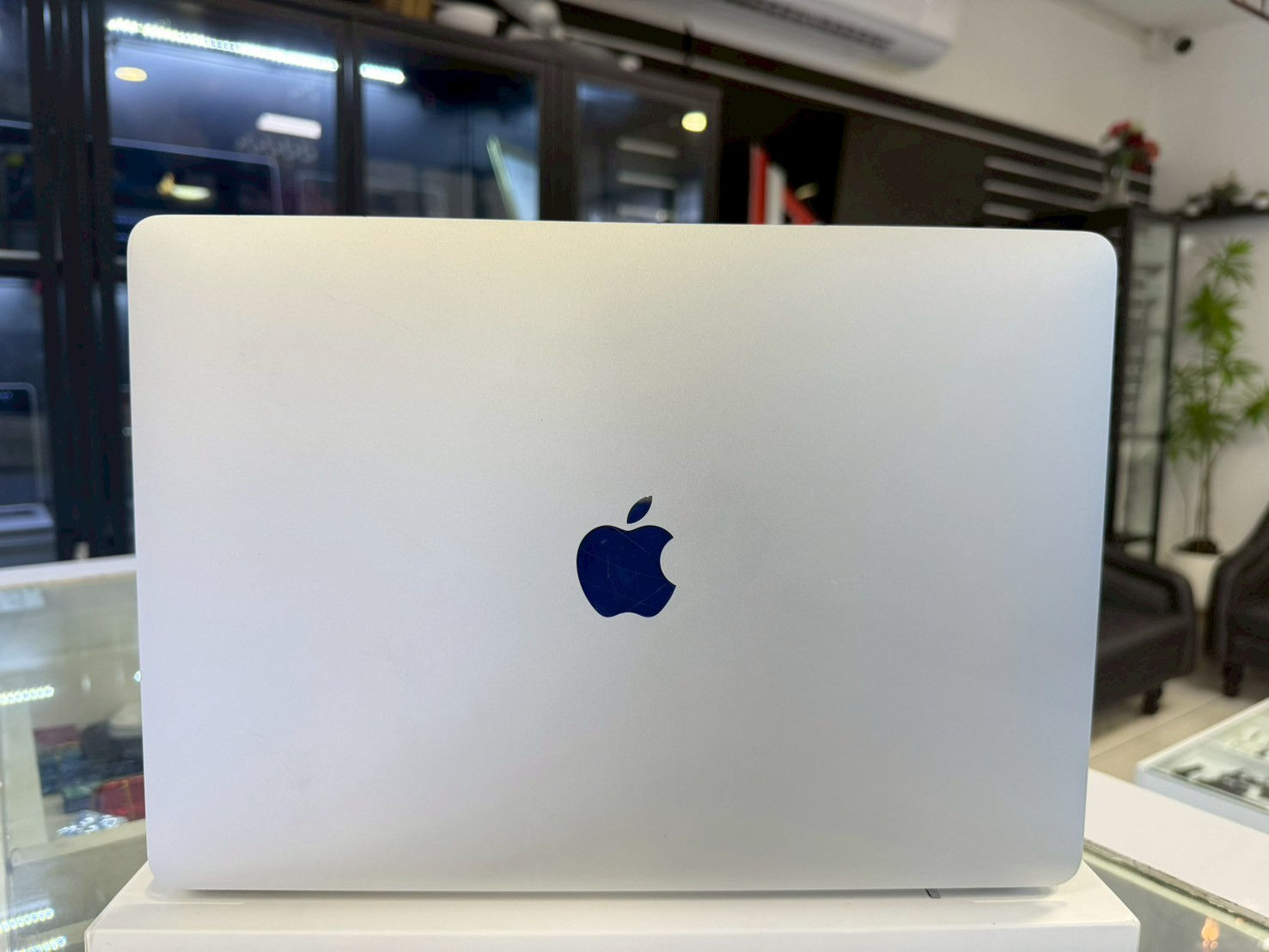 MacBook Air (M1, 2020)