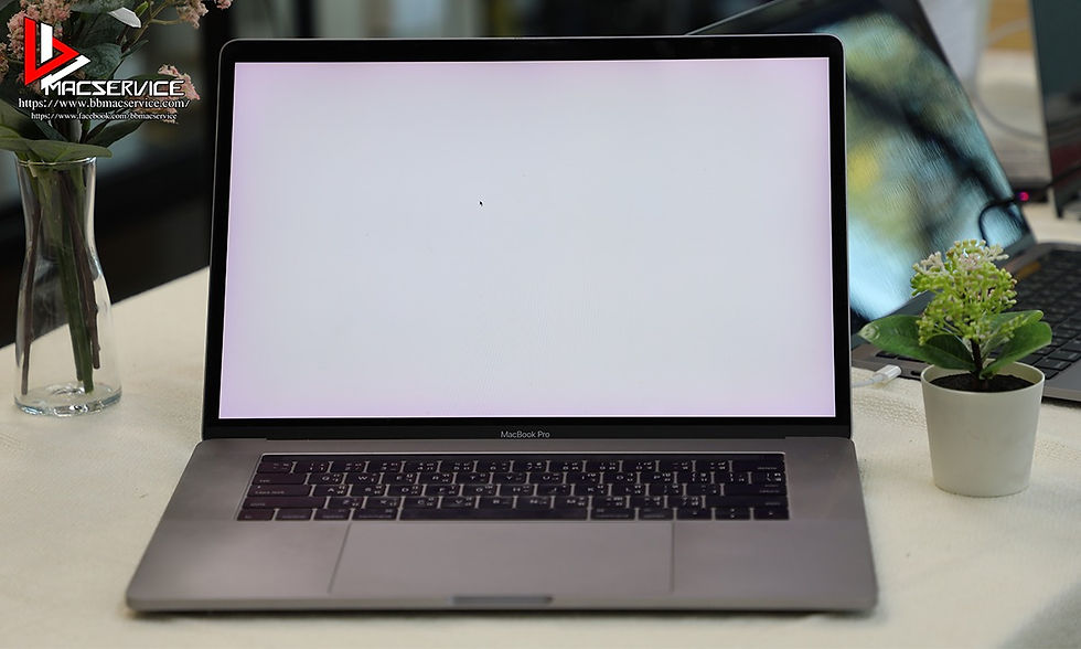 MacBook Pro 15 นิ้ว 2016 จอชมพู