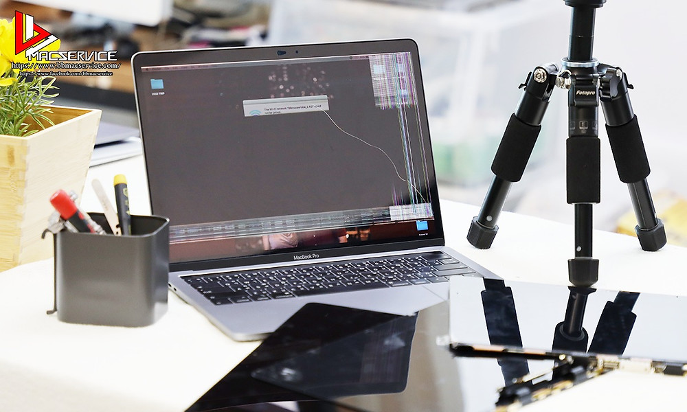 Macbook หน้าจอเสีย