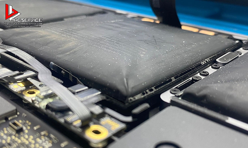 MacBook Pro 13นิ้ว ปี 2017 แบตเตอรี่บวม
