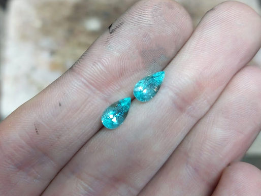appairage de tourmaline bleu néon paraiba haute joaillerie