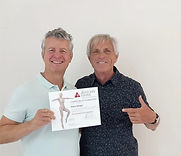 Tom Myers und Klaus Bürger bei der Diplomübergabe