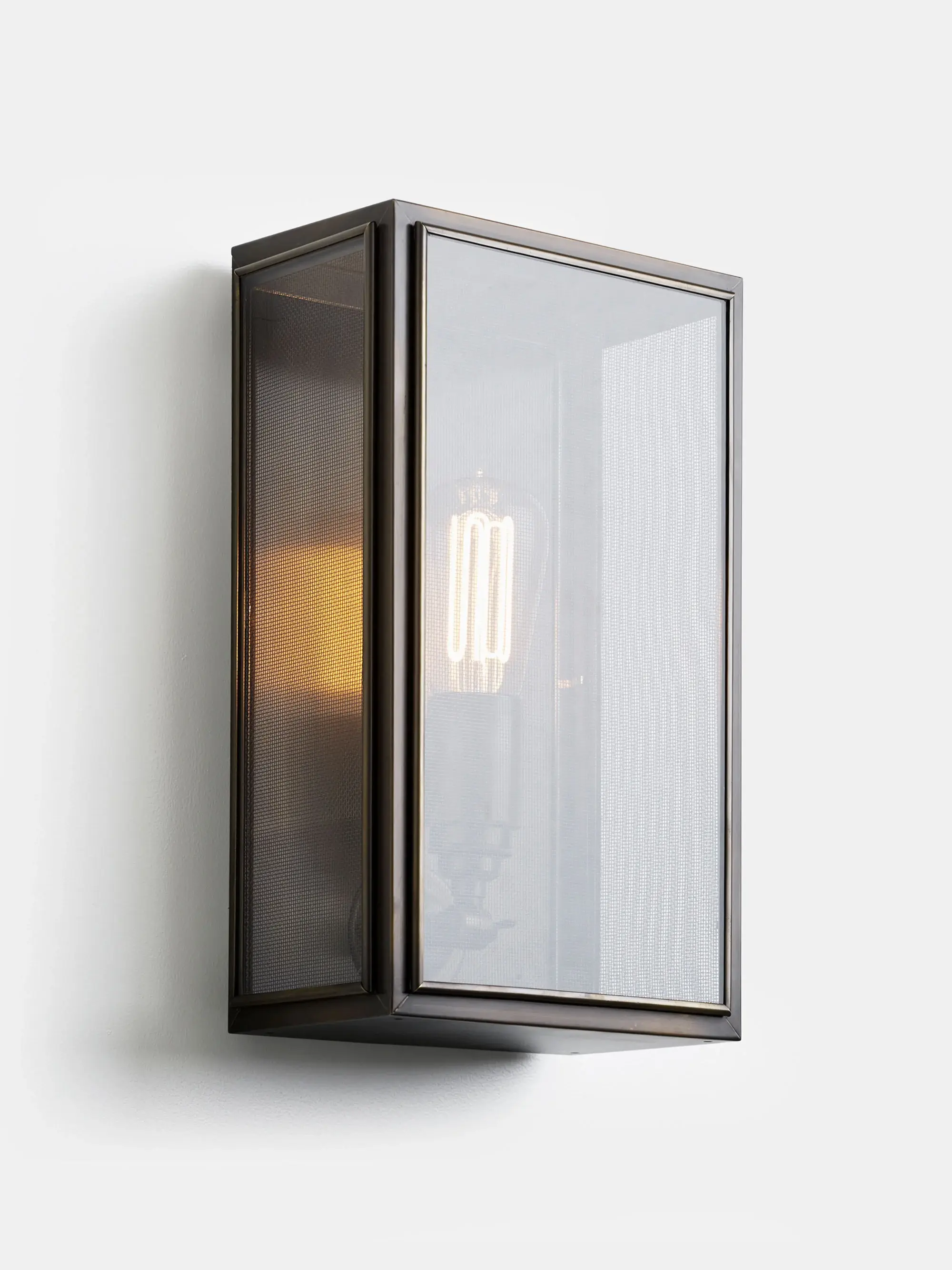 Essex Wall Lamp
