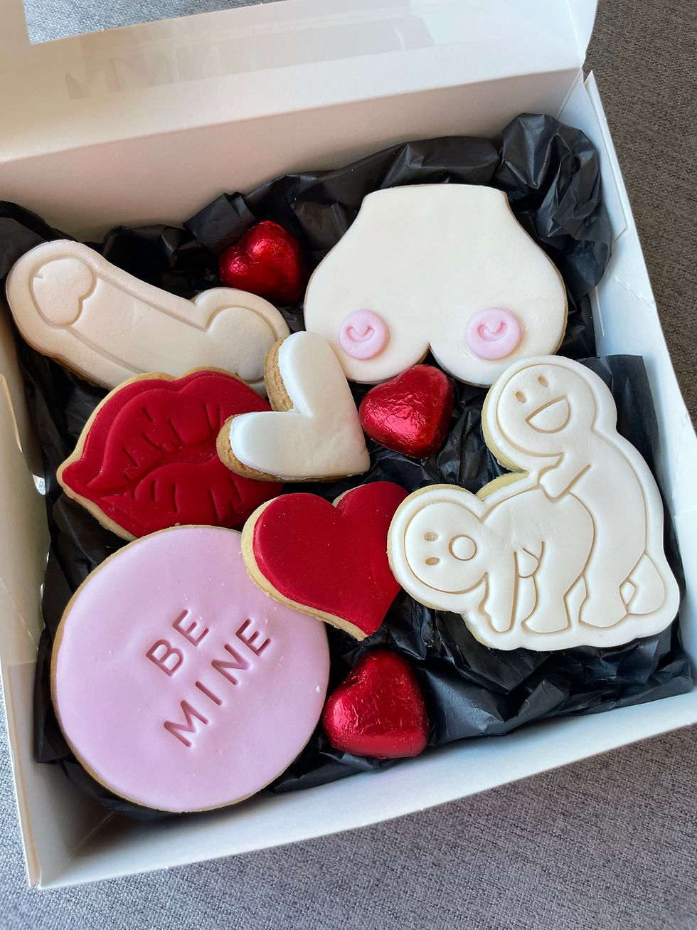 Thumbnail: R18 cookie set