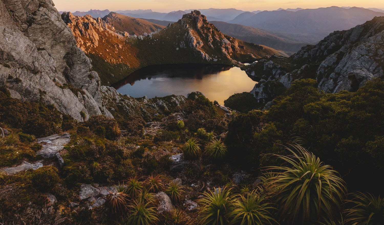 Lake+Oberon+Western+Arthurs+-+Mark+Reid.jpg