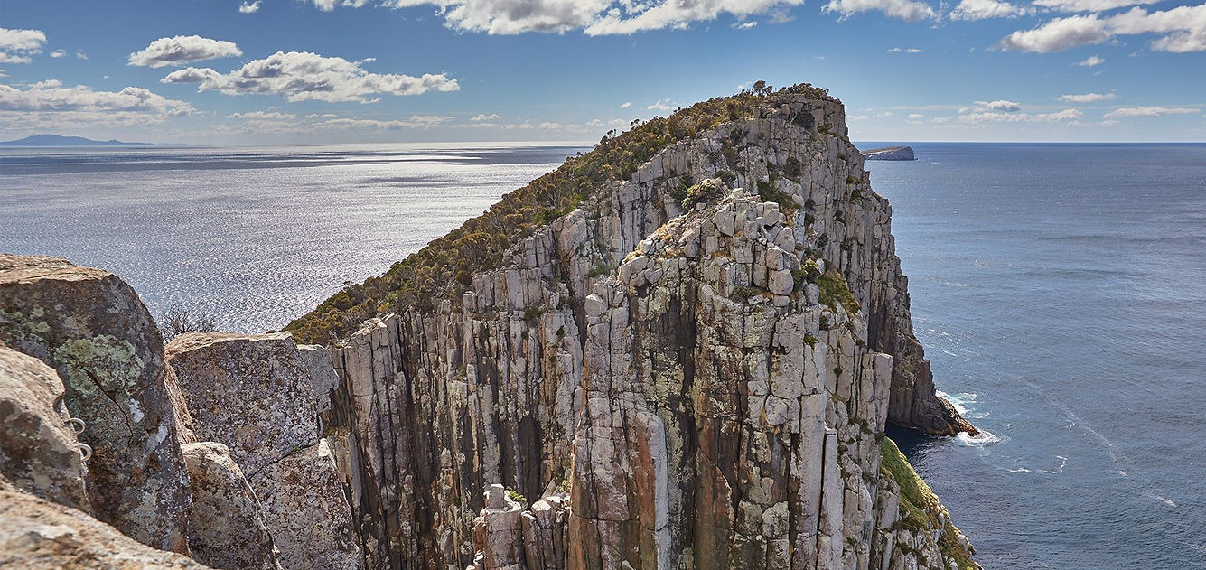 1800-tasmania-cape-hauy-cliffs.jpg
