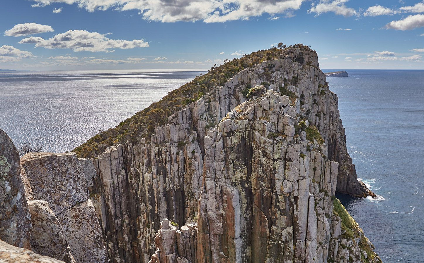 1800-tasmania-cape-hauy-cliffs.jpg