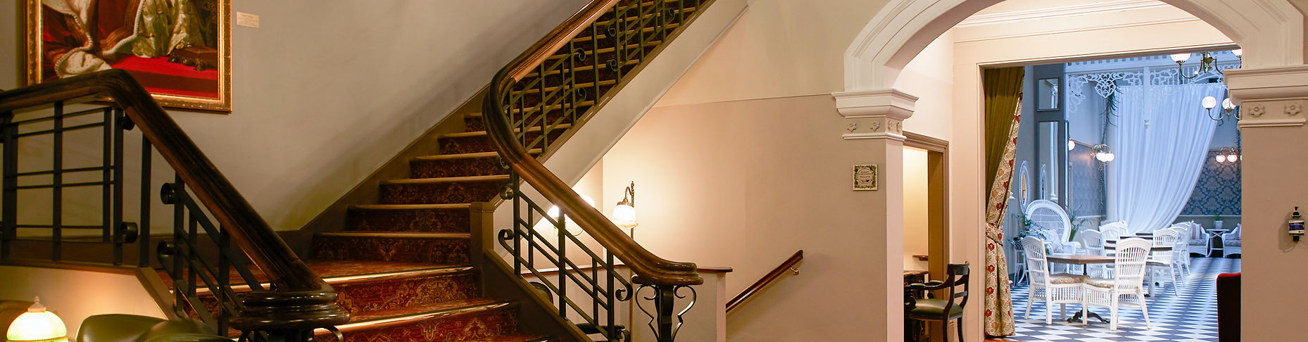 Hadley's Lobby.jpg