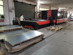 cleanroom-doors-production-process-laser-cutting