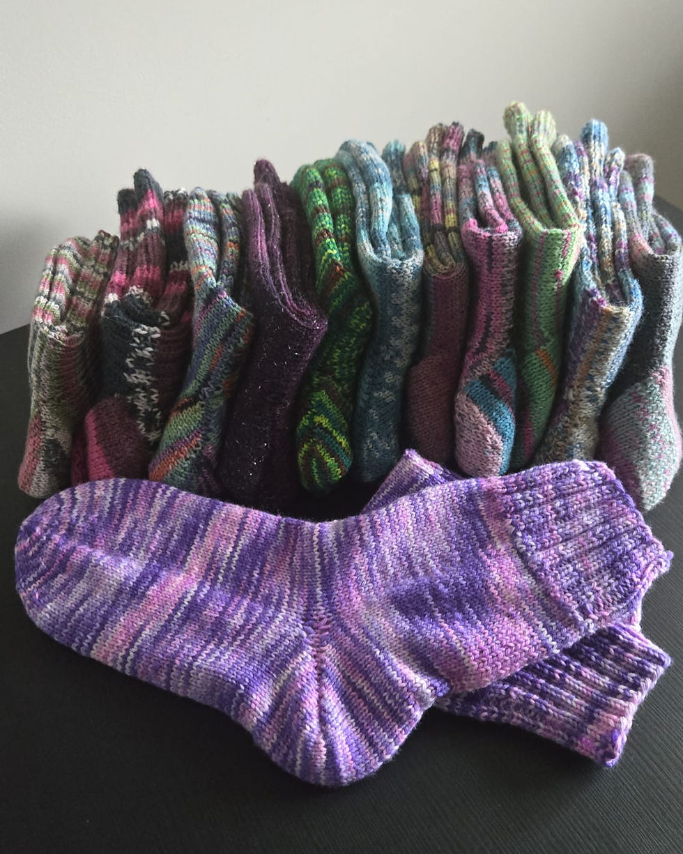 Handgestrickte Socken mit Geschichte