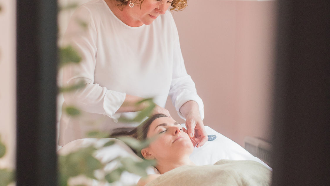 Lesley-McCormick-Holistic-Skin-Treatments.jpg