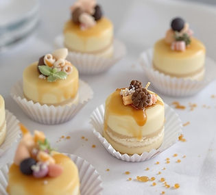 Pandan Caramel Cakes