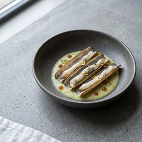 Braised Leeks with Razor Clams