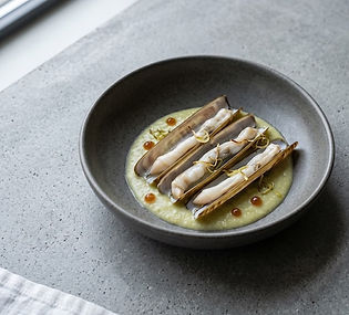 Braised Leeks with Razor Clams