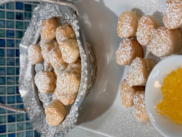 Passionfruit Ricciarelli