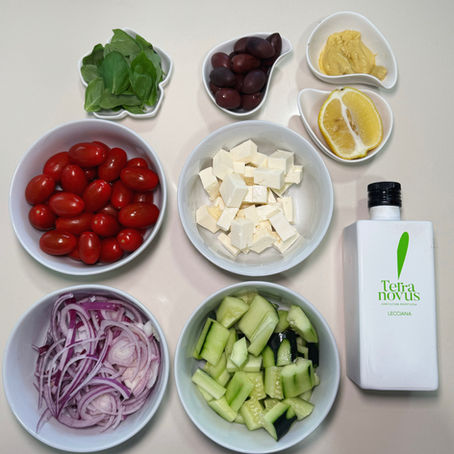 Ensalada griega con AOVE: fresca, ligera y llena de sabor