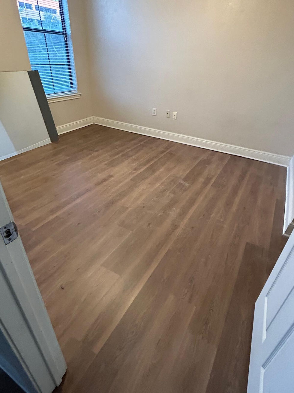 CORREDORES DA CASA COM PISO DE VINIL