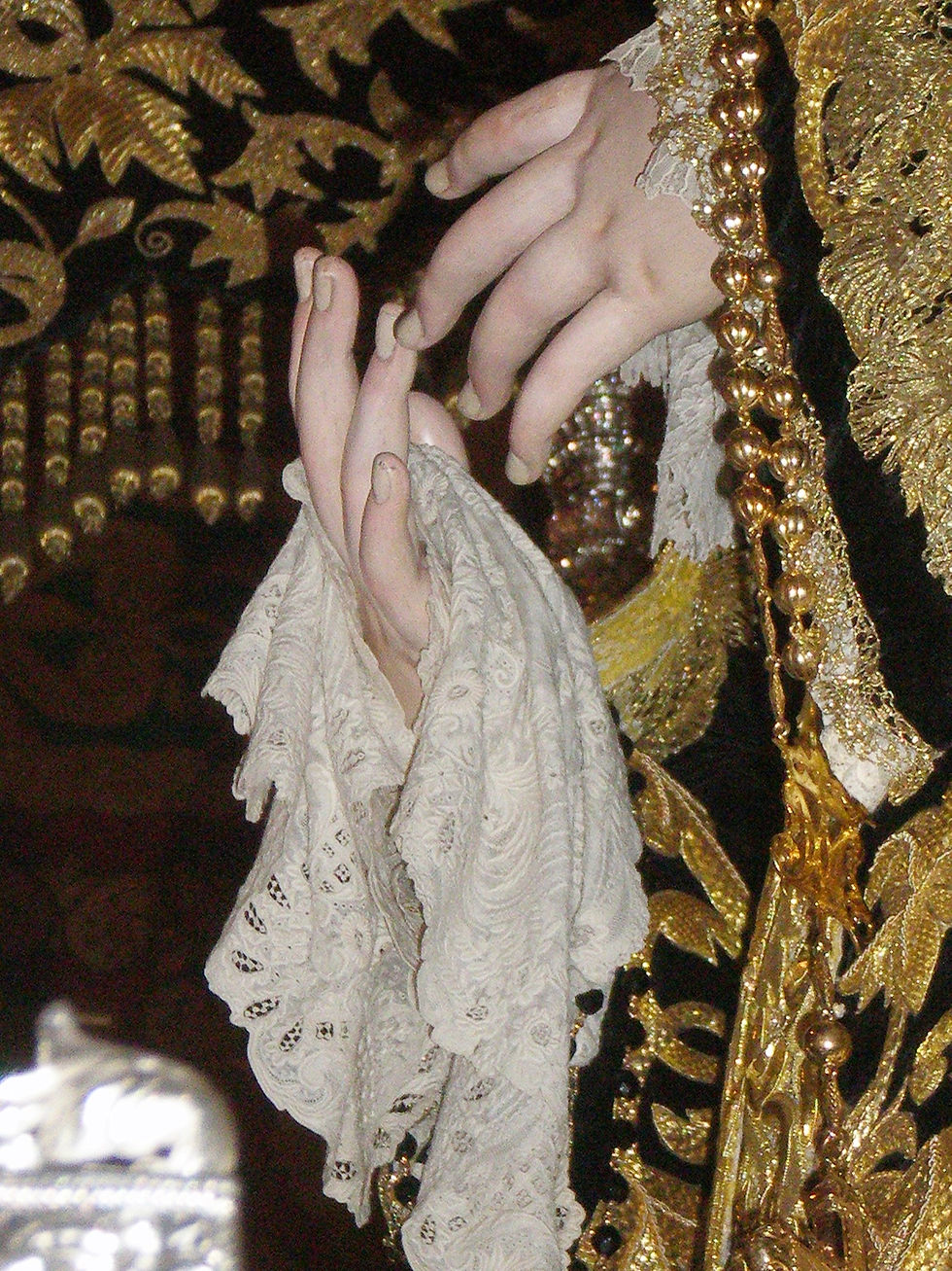 Manos y pañuelo de Nuestra Madre y Señora de la Piedad de Albaida