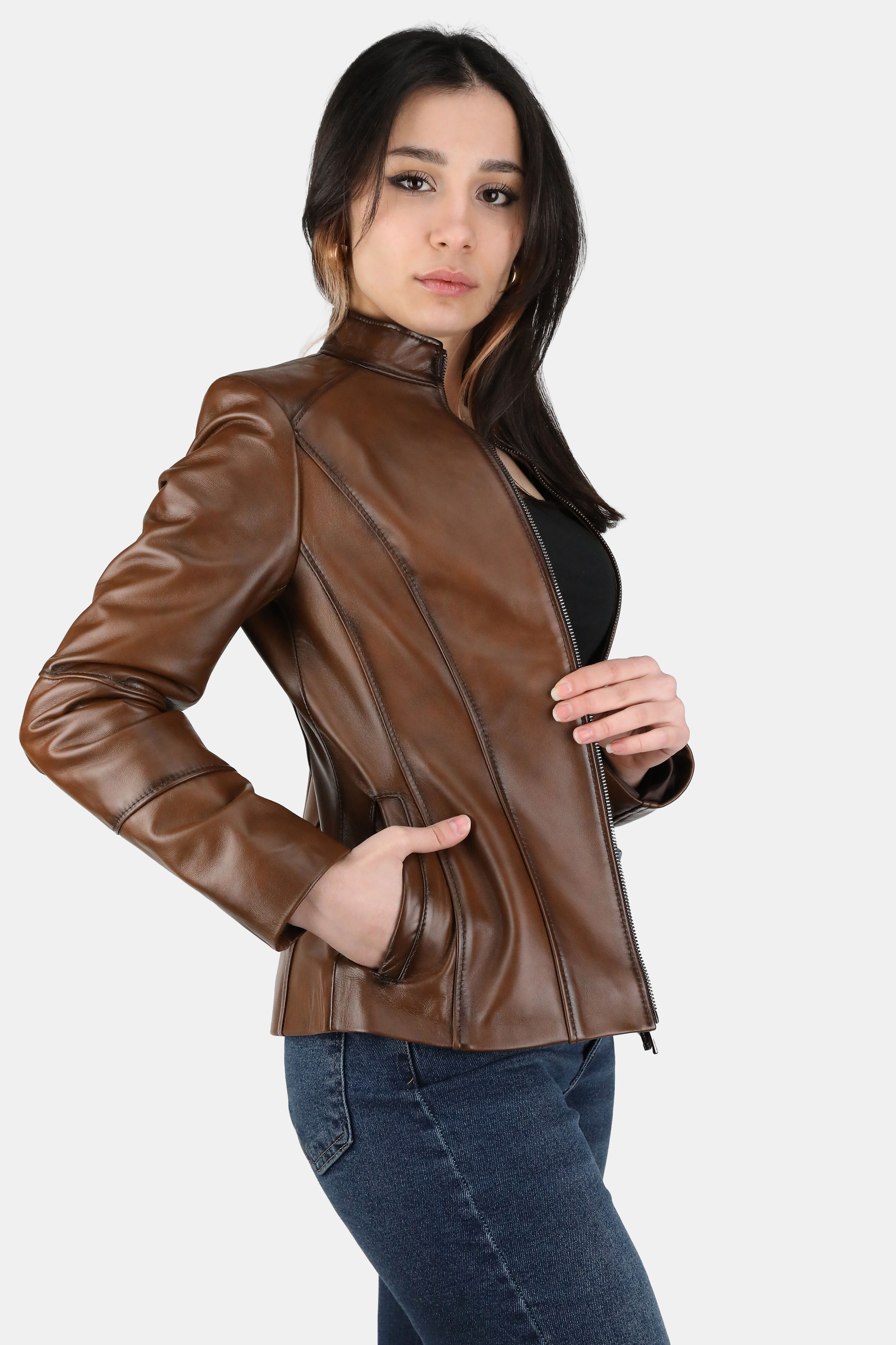 Kadın Hakiki Deri Kahverengi Ceket – Minimal ve Zarif Stil